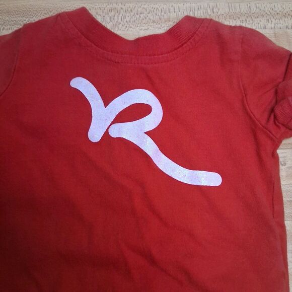 Vintage Rocawear Red Tee Gold Embroidered Logo Y2K Hip Hop One Piece 0-3 Months - Picture 2 of 5
